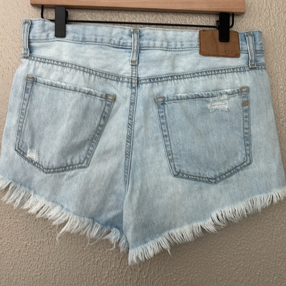 Aero women’s shorts mom short high waisted light wash distressed size 8 - Picture 4 of 7